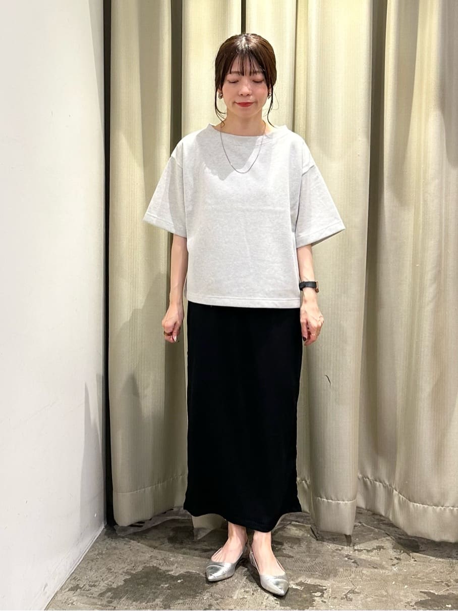 AMERICAN HOLICの2WAYオフショルスウェット半袖プルオーバーを使ったコーディネートを紹介します。｜Rakuten Fashion(楽天ファッション／旧楽天ブランドアベニュー)6209190
