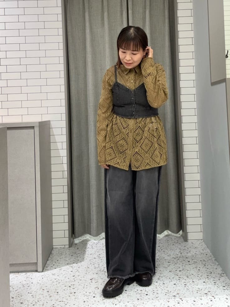 AMERICAN HOLICのレース長袖シャツを使ったコーディネートを紹介します。｜Rakuten Fashion(楽天ファッション／旧楽天ブランドアベニュー)6209461
