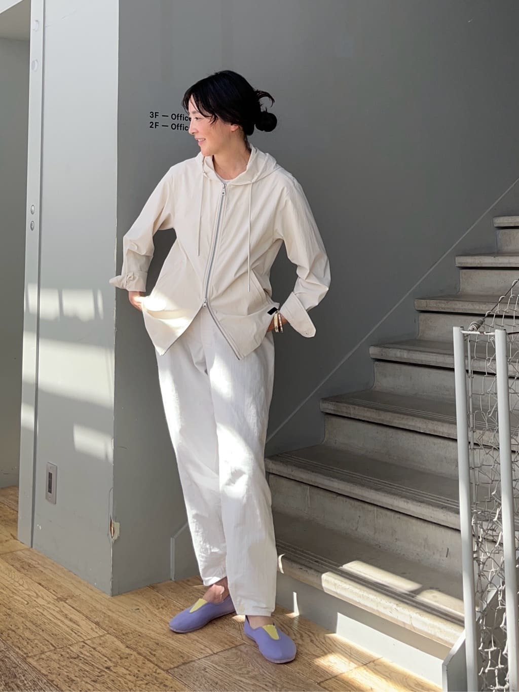 TAKEO KIKUCHIの【3D ナイロン ストレッチ】ジップアップ フードブルゾンを使ったコーディネートを紹介します。｜Rakuten Fashion(楽天ファッション／旧楽天ブランドアベニュー)6210368