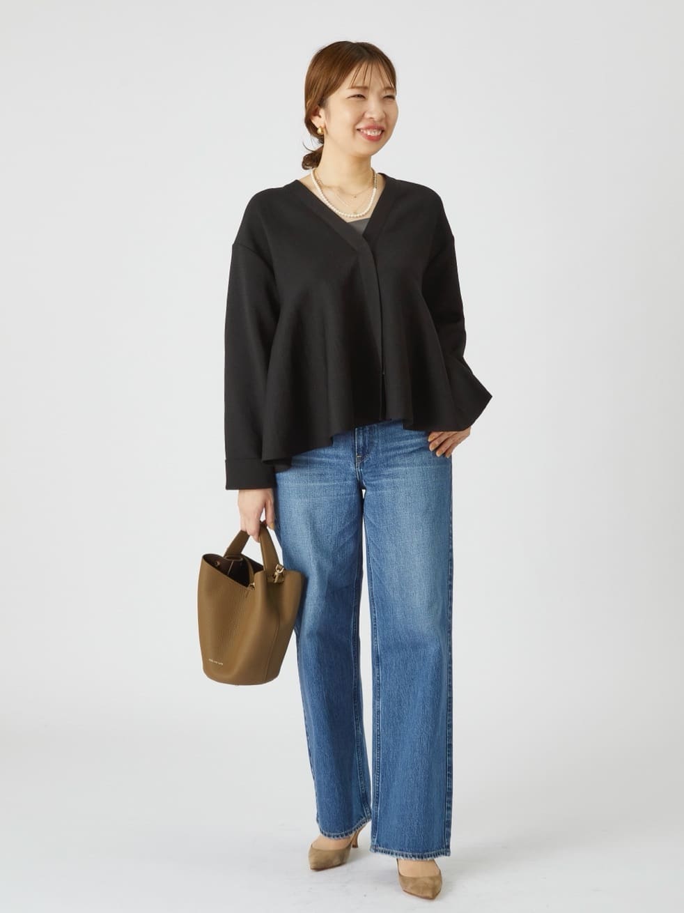 1er Arrondissementの【新型】サテンキャミソールを使ったコーディネートを紹介します。｜Rakuten Fashion(楽天ファッション／旧楽天ブランドアベニュー)6212597