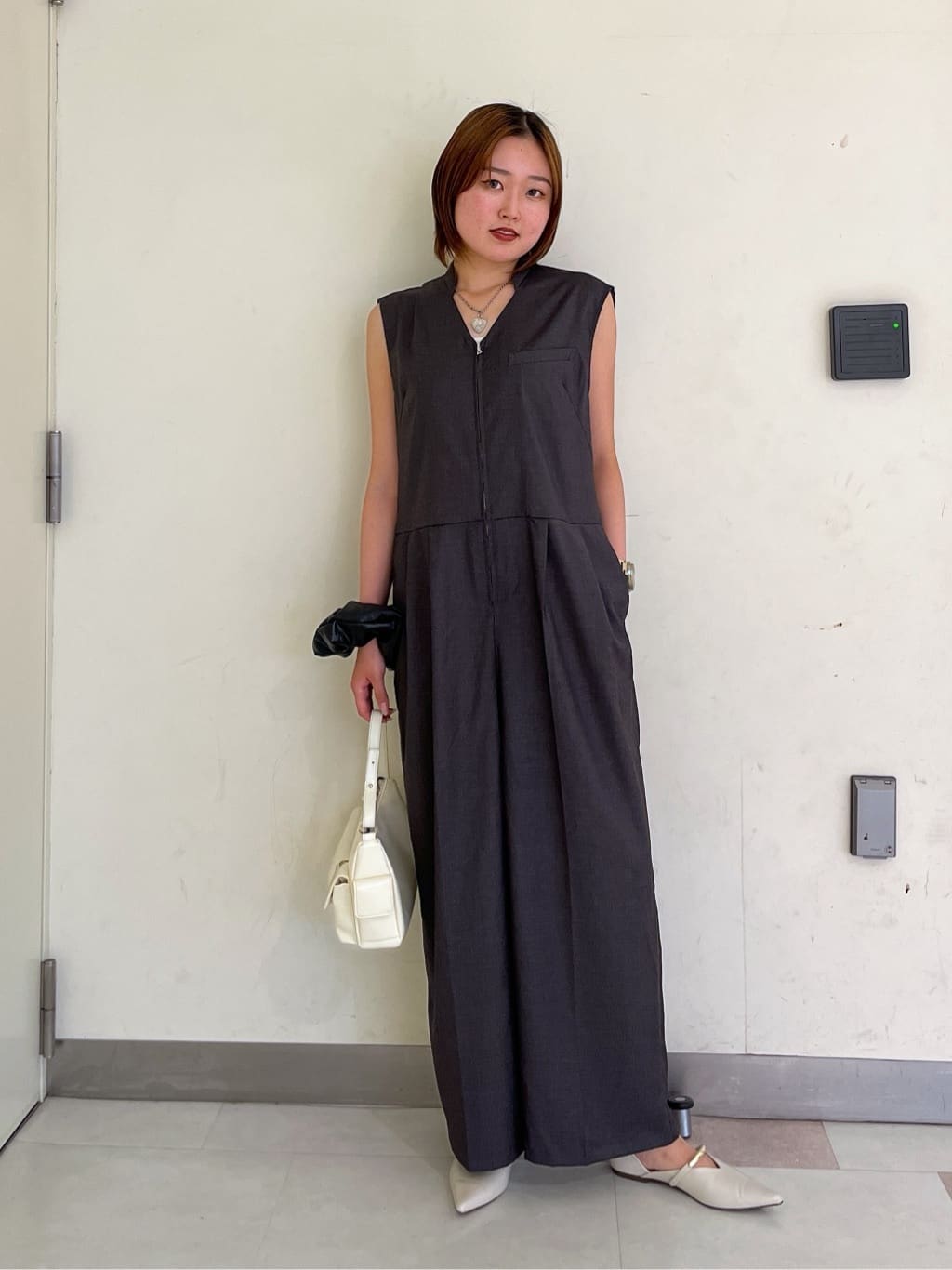 AZUL by moussyのアウトポケットワンハンドルバッグを使ったコーディネートを紹介します。｜Rakuten Fashion(楽天ファッション／旧楽天ブランドアベニュー)6215598