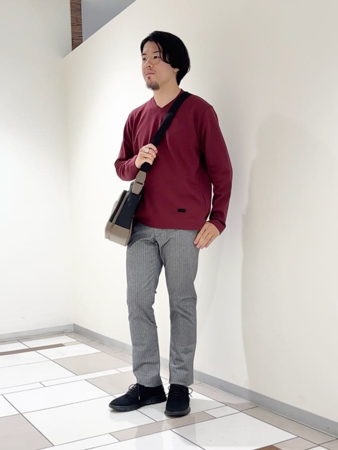 TAKEO KIKUCHIの【尾州織】ブリスタ Vネック カットソーを使ったコーディネートを紹介します。｜Rakuten Fashion(楽天ファッション／旧楽天ブランドアベニュー)6216833