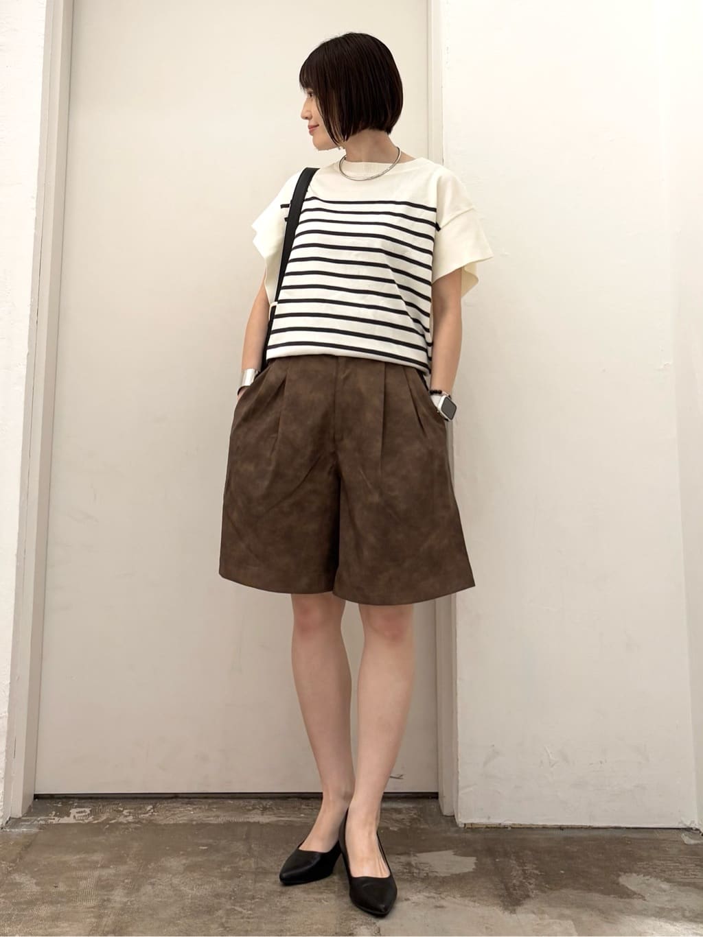 Green Parksの袖フレアフレンチスリーブニットプルオーバーを使ったコーディネートを紹介します。｜Rakuten Fashion(楽天ファッション／旧楽天ブランドアベニュー)6217565