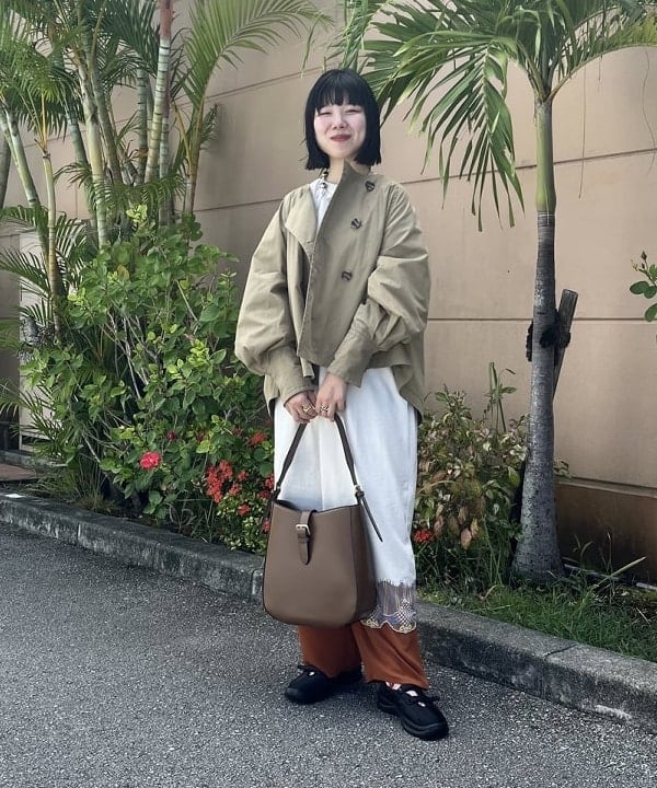 BEAMS HEARTの後ろ フレア ノーカラー ブルゾンを使ったコーディネートを紹介します。｜Rakuten Fashion(楽天ファッション／旧楽天ブランドアベニュー)6218650