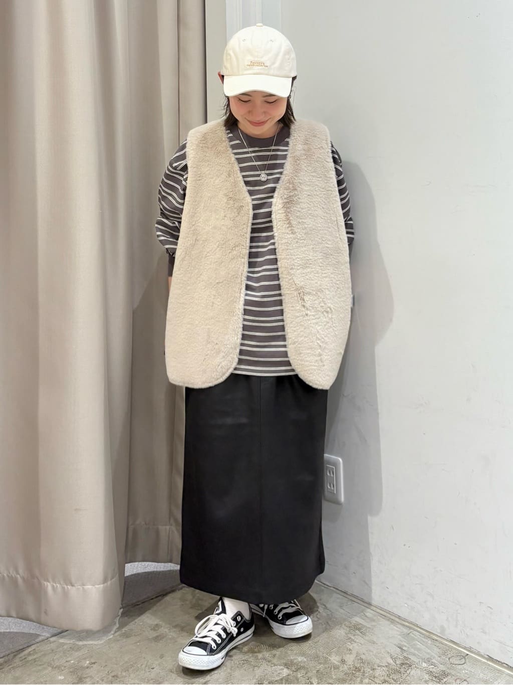 AMERICAN HOLICのフェイクレザーダンボールスカートを使ったコーディネートを紹介します。｜Rakuten Fashion(楽天ファッション／旧楽天ブランドアベニュー)6219052