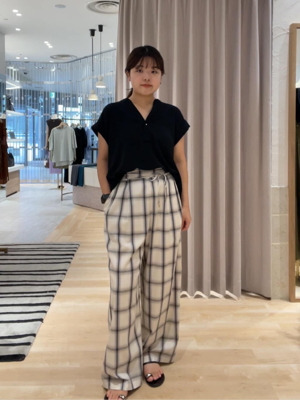 COLLAGE GALLARDAGALANTEのジャージスキッパーブラウスを使った