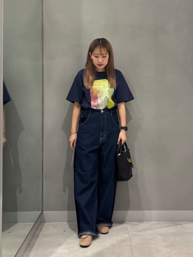 Vinの水彩アートTシャツを使ったコーディネートを紹介します。｜Rakuten Fashion(楽天ファッション／旧楽天ブランドアベニュー)6220093