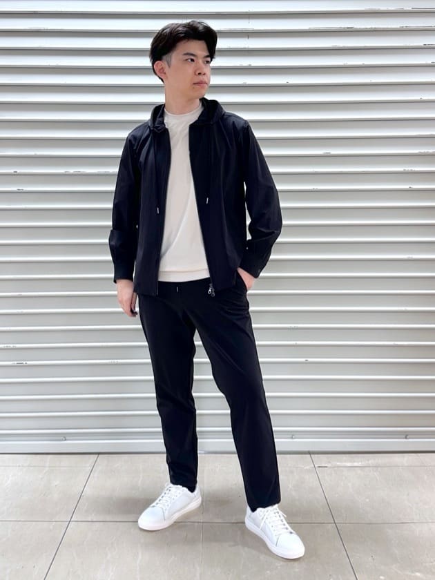 TAKEO KIKUCHIの【3D ナイロン ストレッチ】ジップアップ フードブルゾンを使ったコーディネートを紹介します。｜Rakuten Fashion(楽天ファッション／旧楽天ブランドアベニュー)6221735