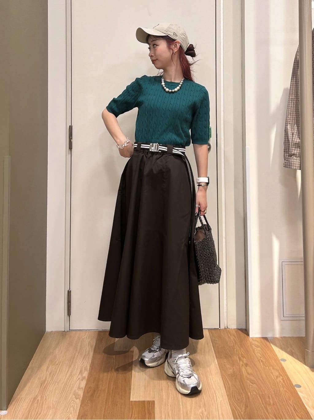 AMERICAN HOLICのケーブル5分袖ニットプルオーバーを使ったコーディネートを紹介します。｜Rakuten Fashion(楽天ファッション／旧楽天ブランドアベニュー)6222576