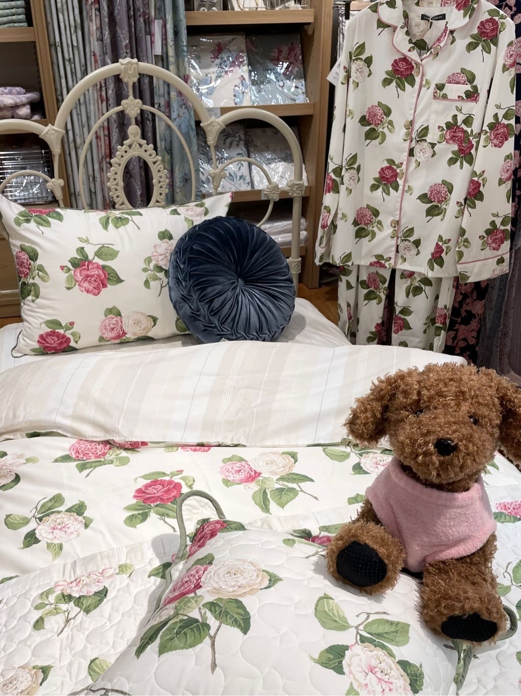 LAURA ASHLEY | カミール柄 コットンプリントパジャマ | Rakuten