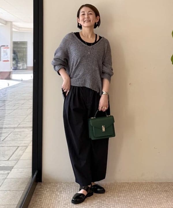 BEAMS HEARTのシアー Vネック ニットを使ったコーディネートを紹介します。｜Rakuten Fashion(楽天ファッション／旧楽天ブランドアベニュー)6225376