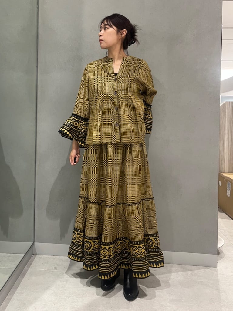 Vinのエスニック調コットンフレアスカートを使ったコーディネートを紹介します。｜Rakuten Fashion(楽天ファッション／旧楽天ブランドアベニュー)6228498