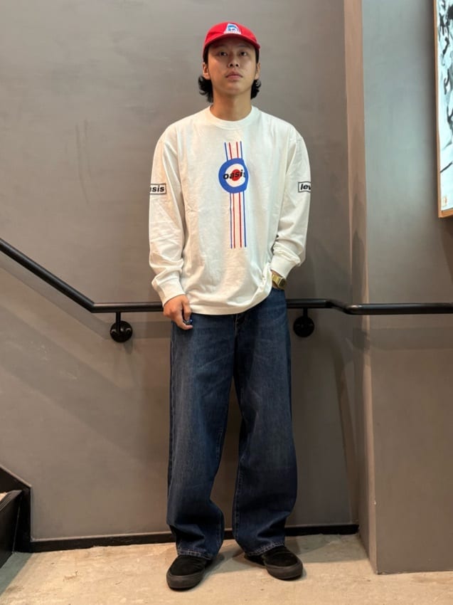 Levi'sのLEVI'S(R) x OASIS MOD ロングスリーブバンドTシャツを使った