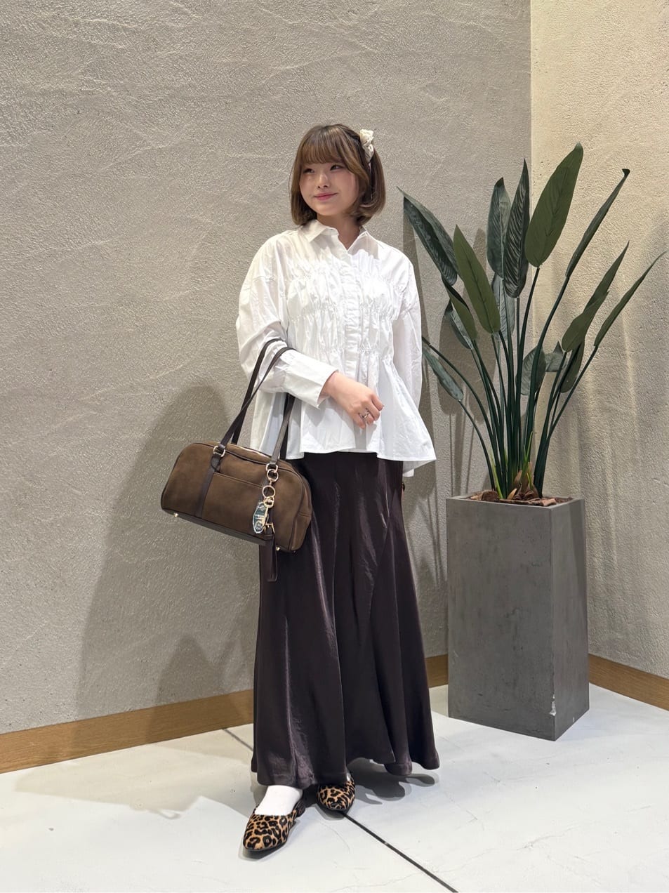 Vinのサテンマーメイドスカートを使ったコーディネートを紹介します。｜Rakuten Fashion(楽天ファッション／旧楽天ブランドアベニュー)6234565