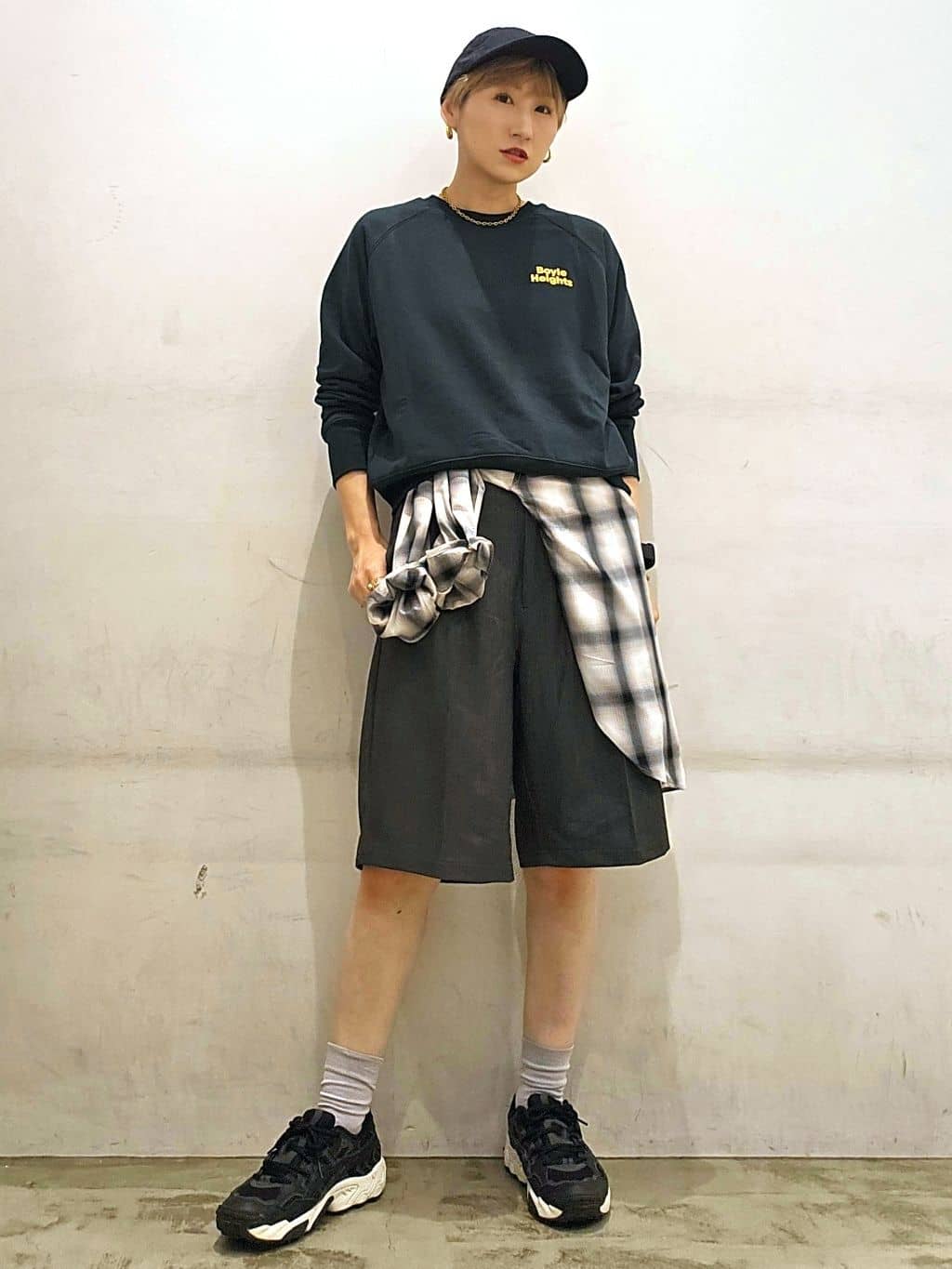 AMERICAN HOLICのサガラ刺繍裏毛プルオーバーを使ったコーディネートを紹介します。｜Rakuten Fashion(楽天ファッション／旧楽天ブランドアベニュー)6235298