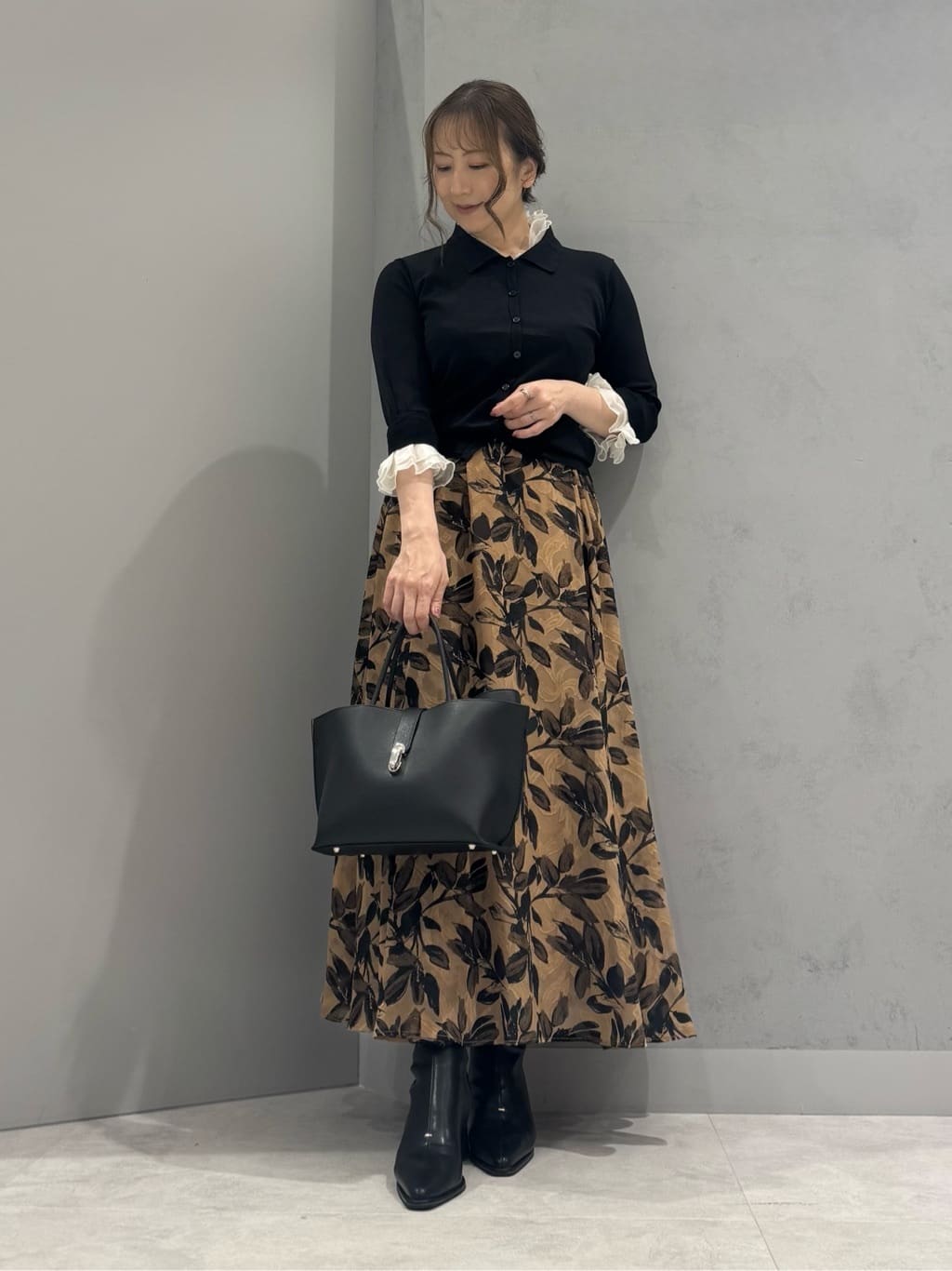 Vinのフリル付きポロ襟カーディガンを使ったコーディネートを紹介します。｜Rakuten Fashion(楽天ファッション／旧楽天ブランドアベニュー)6235647