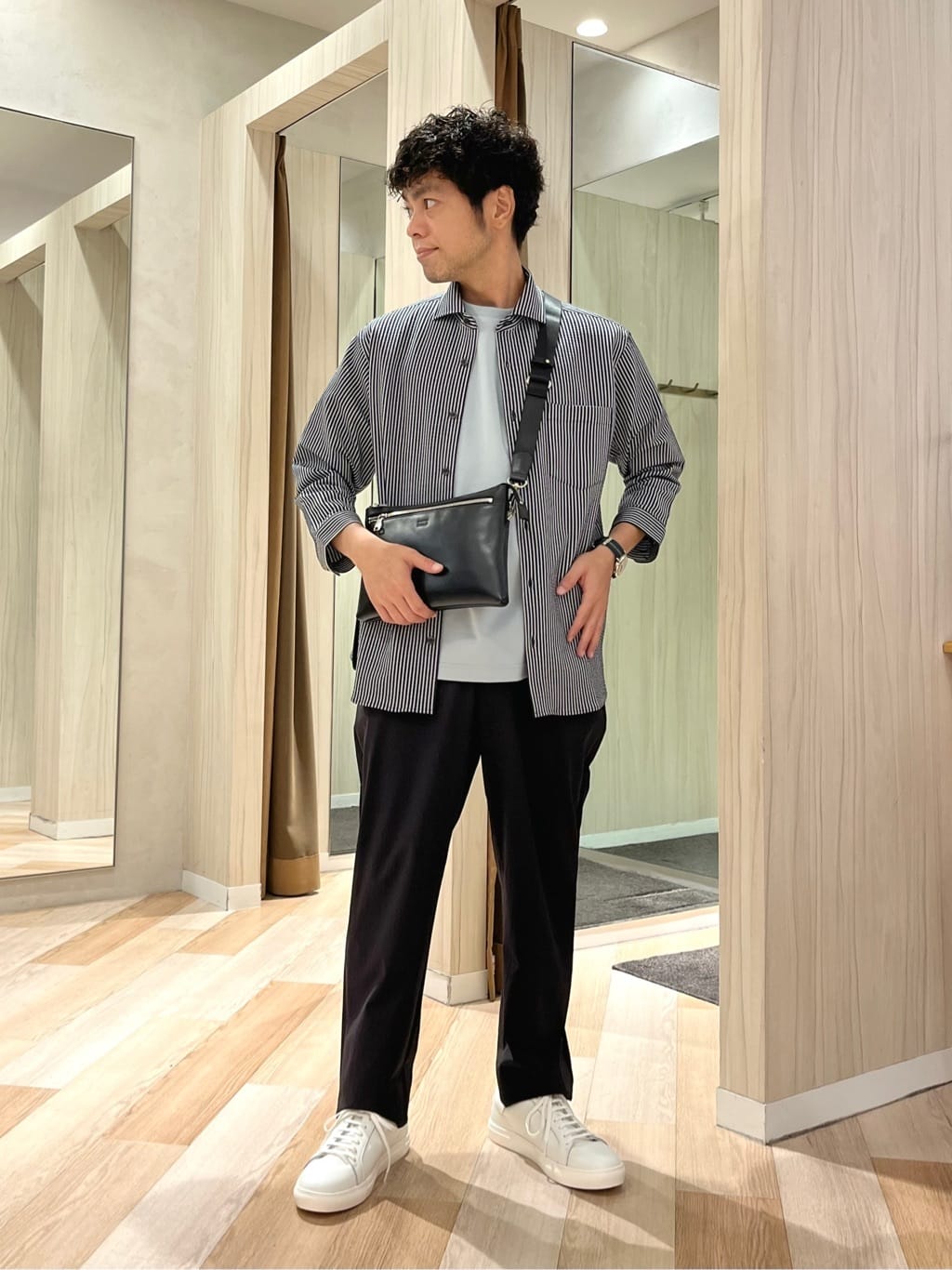 TAKEO KIKUCHIの【3Dナイロンストレッチ】スリムイージーパンツを使ったコーディネートを紹介します。｜Rakuten Fashion(楽天ファッション／旧楽天ブランドアベニュー)6236403