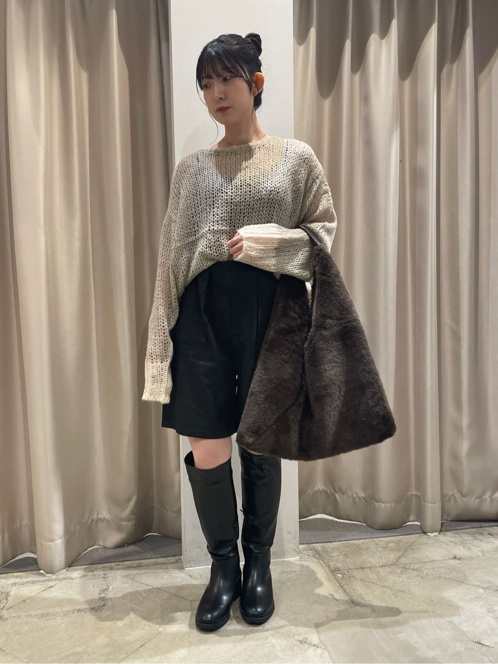 AMERICAN HOLICのモヘアライク配色ニットプルオーバーを使ったコーディネートを紹介します。｜Rakuten Fashion(楽天ファッション／旧楽天ブランドアベニュー)6237779