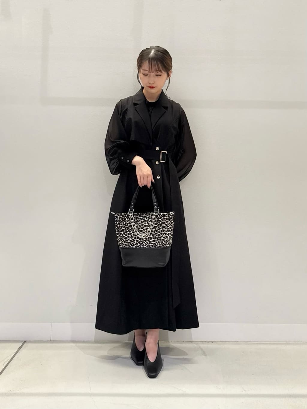 Vinのアンティークボタンジレワンピを使ったコーディネートを紹介します。｜Rakuten Fashion(楽天ファッション／旧楽天ブランドアベニュー)6240249