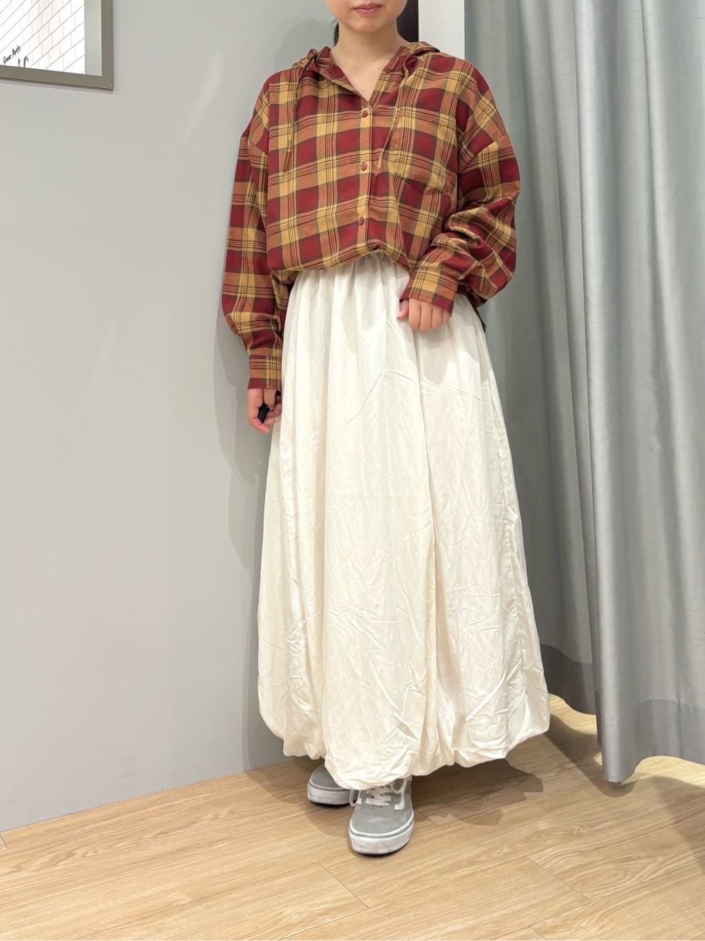 AMERICAN HOLICのチェックフードシャツを使ったコーディネートを紹介します。｜Rakuten Fashion(楽天ファッション／旧楽天ブランドアベニュー)6240344