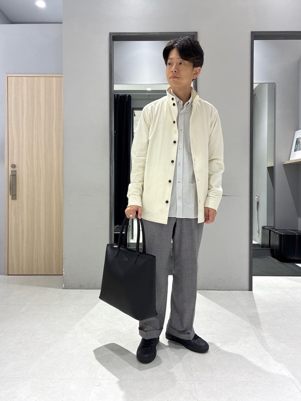 TAKEO KIKUCHIの【3D ナイロン ストレッチ】スタンドカラー シャツブルゾンを使ったコーディネートを紹介します。｜Rakuten Fashion(楽天ファッション／旧楽天ブランドアベニュー)6240445