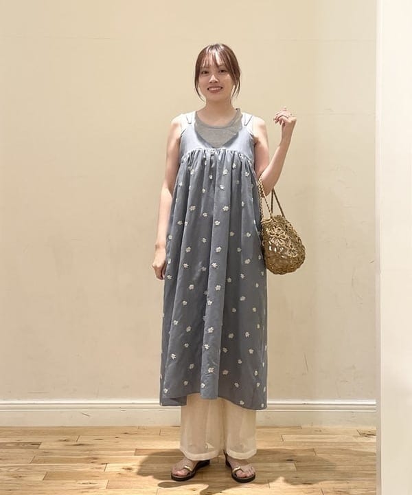 BEAMS HEARTのマーガレット 刺繍 ワンピースを使ったコーディネートを紹介します。｜Rakuten Fashion(楽天ファッション／旧楽天ブランドアベニュー)6241643