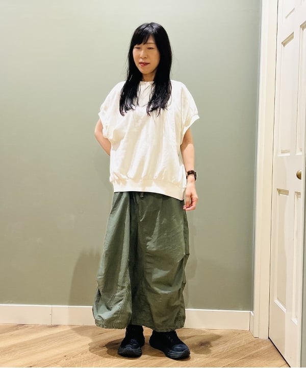 BEAMS HEARTのスウェット ロゴ 刺繍 プルオーバーを使ったコーディネートを紹介します。｜Rakuten Fashion(楽天ファッション／旧楽天ブランドアベニュー)6241710