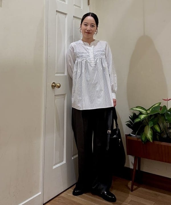 BEAMS HEARTの変形タック ノーカラー ブラウスを使ったコーディネートを紹介します。｜Rakuten Fashion(楽天ファッション／旧楽天ブランドアベニュー)6241762