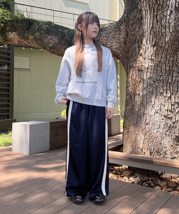 BEAMS HEARTのヴィンテージライク ポートレート スウェットを使ったコーディネートを紹介します。｜Rakuten Fashion(楽天ファッション／旧楽天ブランドアベニュー)6241808