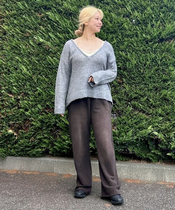 BEAMS HEARTのシアー Vネック ニットを使ったコーディネートを紹介します。｜Rakuten Fashion(楽天ファッション／旧楽天ブランドアベニュー)6241137