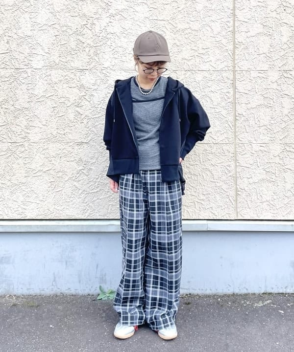 BEAMS HEARTの異素材 フレア パーカーを使ったコーディネートを紹介します。｜Rakuten Fashion(楽天ファッション／旧楽天ブランドアベニュー)6242397
