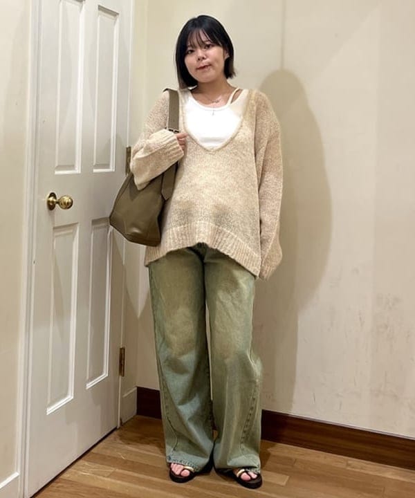 BEAMS HEARTのシアー Vネック ニットを使ったコーディネートを紹介します。｜Rakuten Fashion(楽天ファッション／旧楽天ブランドアベニュー)6242408