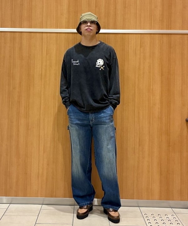 BEAMS HEARTのヴィンテージ ペインターパンツを使ったコーディネートを紹介します。｜Rakuten Fashion(楽天ファッション／旧楽天ブランドアベニュー)6242472