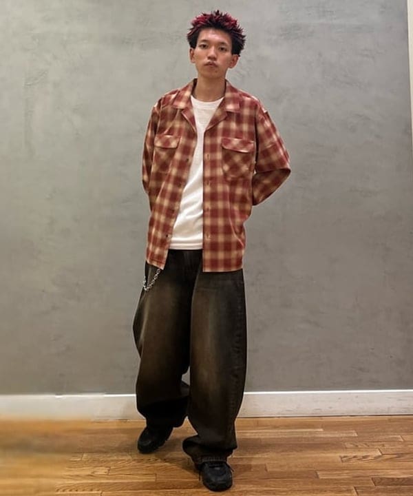 BEAMS HEARTのポリエステル レーヨン オンブレーチェック シャツを使ったコーディネートを紹介します。｜Rakuten Fashion(楽天ファッション／旧楽天ブランドアベニュー)6242611