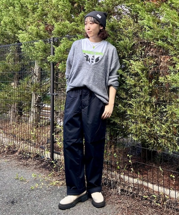 BEAMS HEARTのシアー Vネック ニットを使ったコーディネートを紹介します。｜Rakuten Fashion(楽天ファッション／旧楽天ブランドアベニュー)6242744