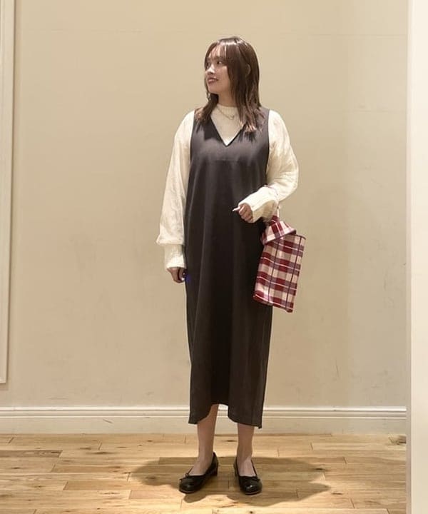 BEAMS HEARTのバック ツイスト ジャンパースカートを使ったコーディネートを紹介します。｜Rakuten Fashion(楽天ファッション／旧楽天ブランドアベニュー)6242363