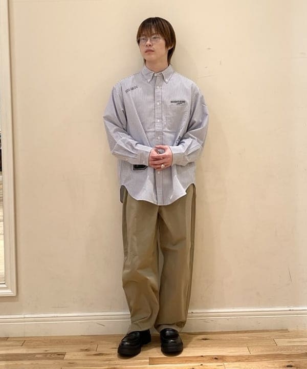 BEAMS HEARTのレタード オックスフォード ボタンダウンシャツを使ったコーディネートを紹介します。｜Rakuten Fashion(楽天ファッション／旧楽天ブランドアベニュー)6242909
