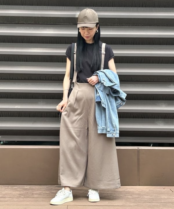 BEAMS HEARTのサスペンダー付き ハイウエストパンツを使ったコーディネートを紹介します。｜Rakuten Fashion(楽天ファッション／旧楽天ブランドアベニュー)6243230