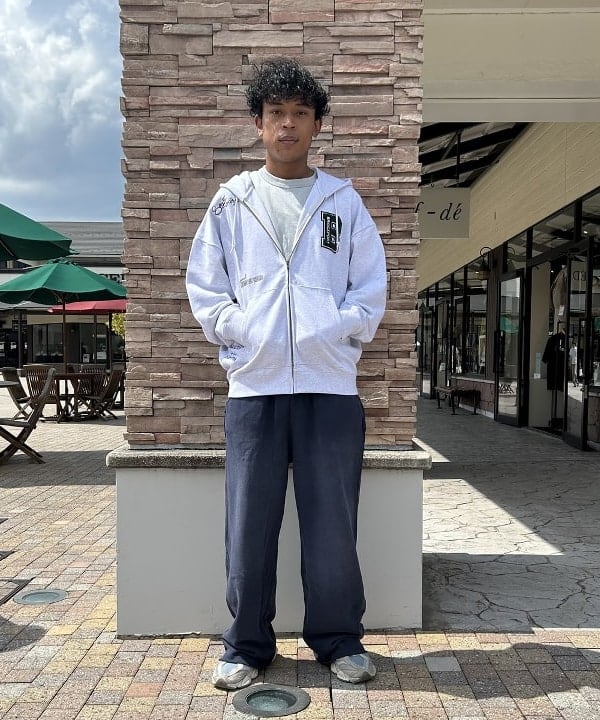 BEAMS HEARTのレタードワッペン ジップ パーカーを使ったコーディネートを紹介します。｜Rakuten Fashion(楽天ファッション／旧楽天ブランドアベニュー)6243352