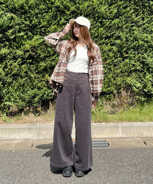 BEAMS HEARTの切替 フレア チェック シャツを使ったコーディネートを紹介します。｜Rakuten Fashion(楽天ファッション／旧楽天ブランドアベニュー)6242892