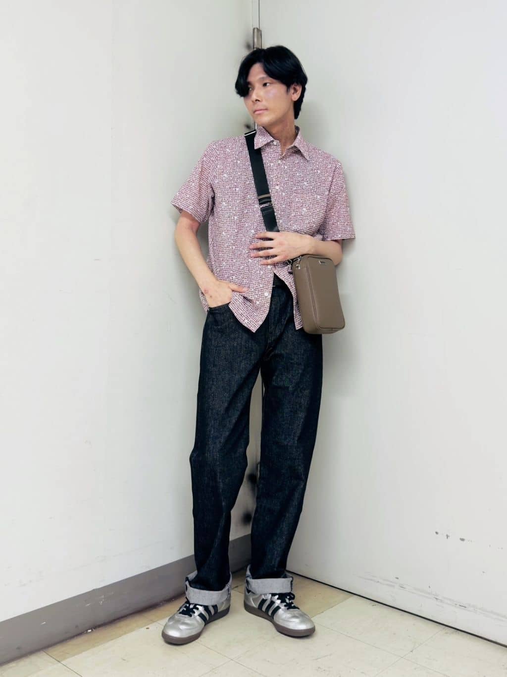 TAKEO KIKUCHIの【無地・チェック・ボタニカル柄】リップル シャツを使ったコーディネートを紹介します。｜Rakuten Fashion(楽天ファッション／旧楽天ブランドアベニュー)6244337