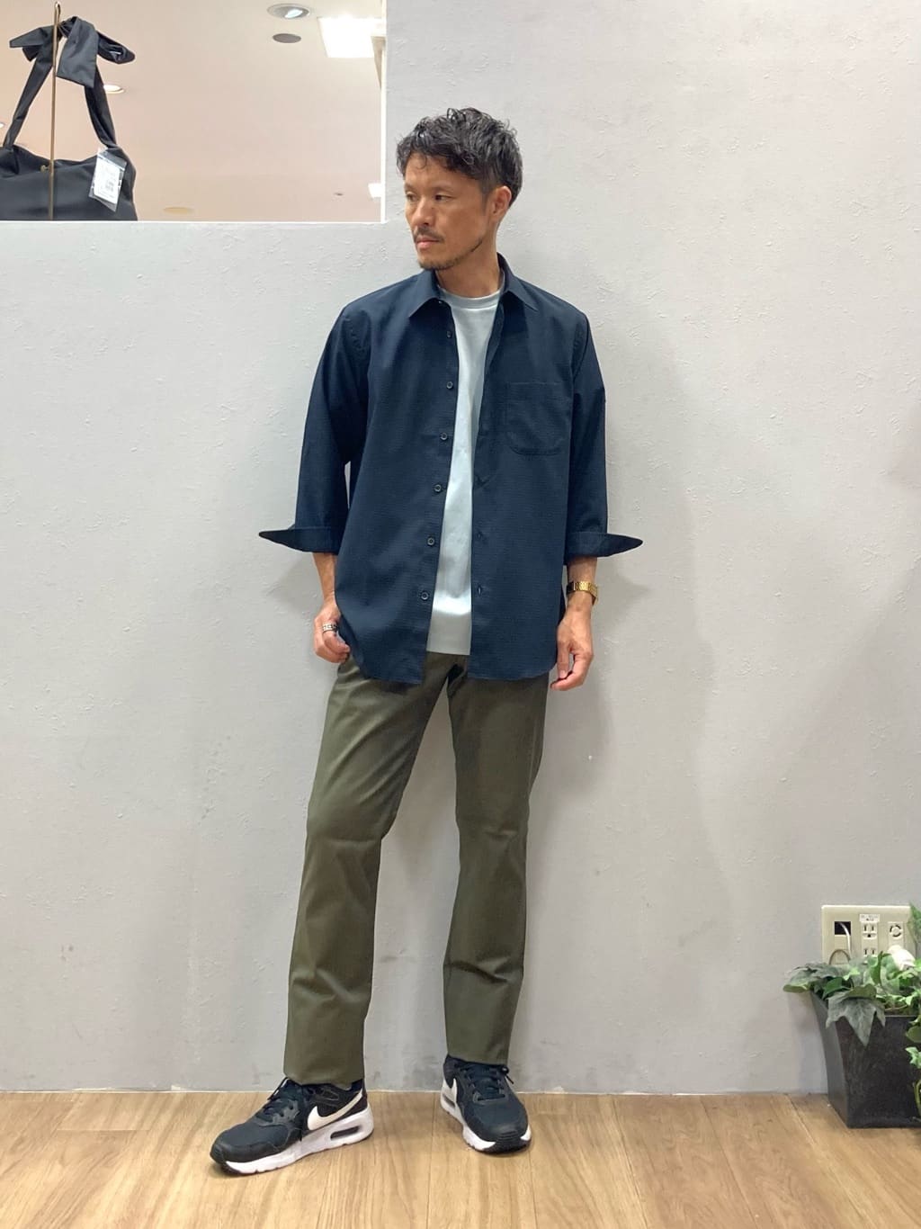 TAKEO KIKUCHIの【COOL CITY WEAR】DotAir(R)サッカー シャツを使ったコーディネートを紹介します。｜Rakuten Fashion(楽天ファッション／旧楽天ブランドアベニュー)6244342