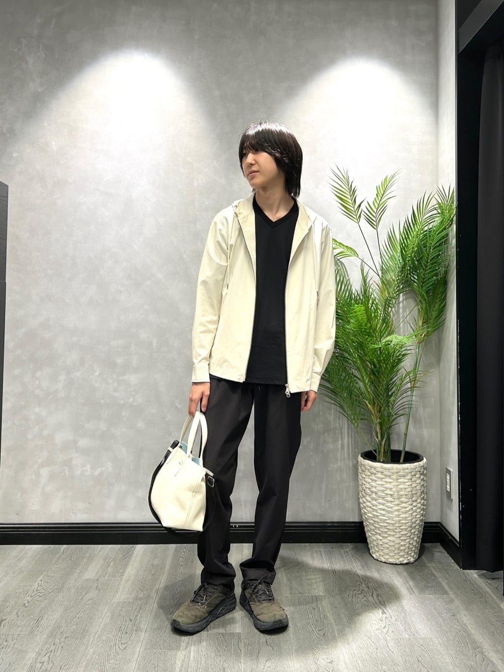 TAKEO KIKUCHIの【3D ナイロン ストレッチ】ジップアップ フードブルゾンを使ったコーディネートを紹介します。｜Rakuten Fashion(楽天ファッション／旧楽天ブランドアベニュー)6244363