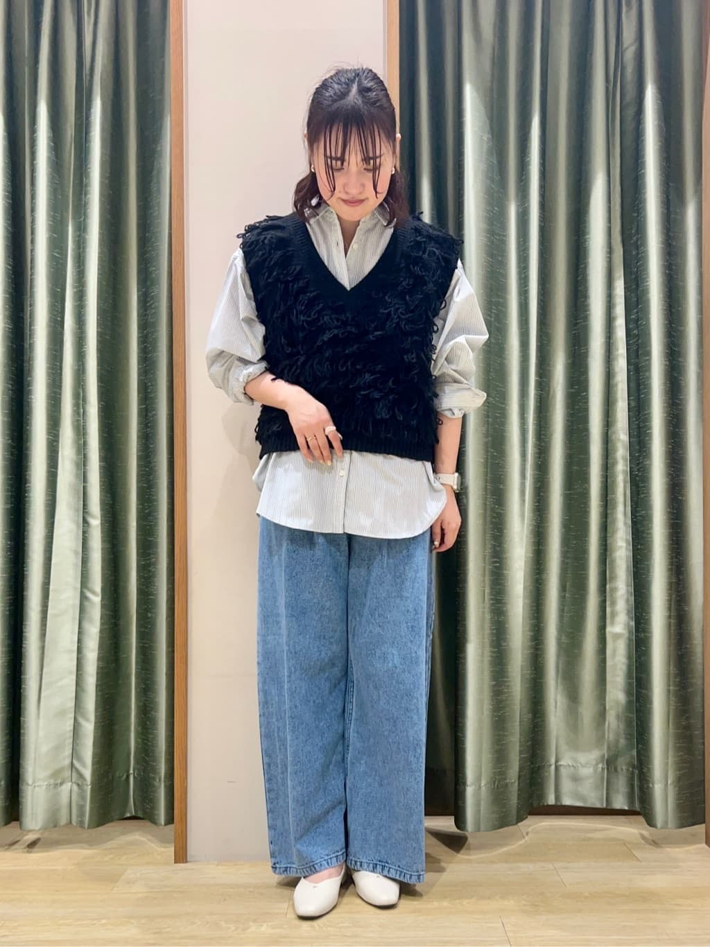 AMERICAN HOLICのループニットベストを使ったコーディネートを紹介します。｜Rakuten Fashion(楽天ファッション／旧楽天ブランドアベニュー)6249719
