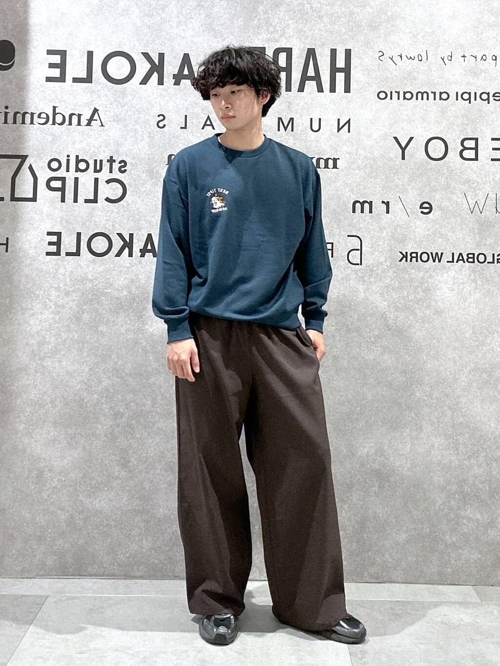 LAKOLEのキャット裏毛プルオーバーを使ったコーディネートを紹介します。｜Rakuten Fashion(楽天ファッション／旧楽天ブランドアベニュー)6250161