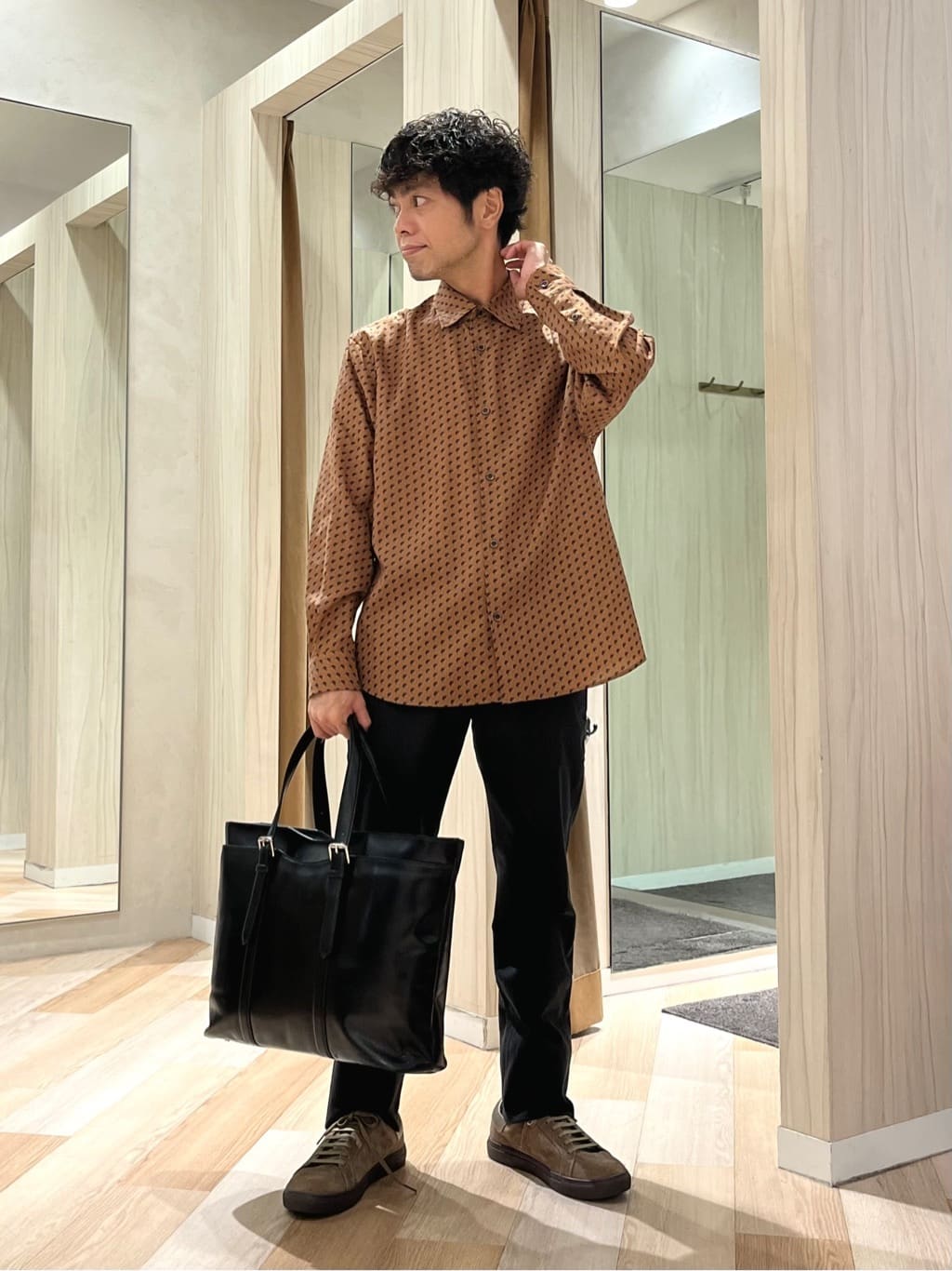 TAKEO KIKUCHIのボーラーハット柄 長袖シャツを使ったコーディネートを紹介します。｜Rakuten Fashion(楽天ファッション／旧楽天ブランドアベニュー)6250497