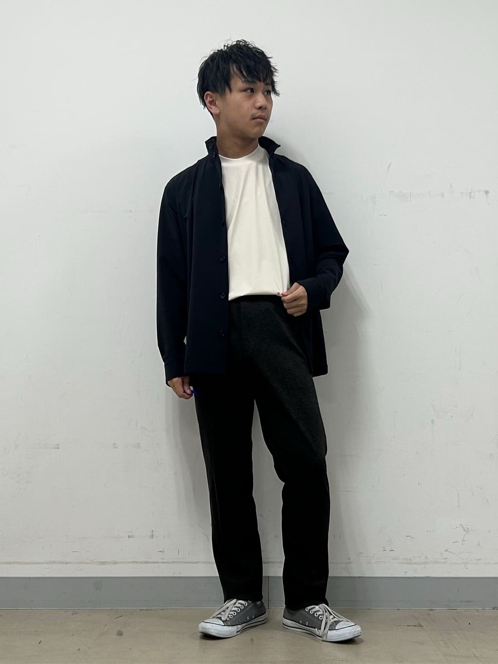 TAKEO KIKUCHIの【3D ナイロン ストレッチ】スタンドカラー シャツブルゾンを使ったコーディネートを紹介します。｜Rakuten Fashion(楽天ファッション／旧楽天ブランドアベニュー)6252974