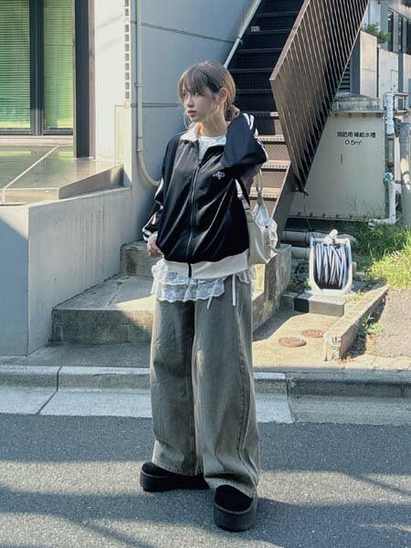 AS KNOW AS plusの●アソートデザイン ワイドカーブデニムパンツを使ったコーディネートを紹介します。｜Rakuten Fashion(楽天ファッション／旧楽天ブランドアベニュー)6255732