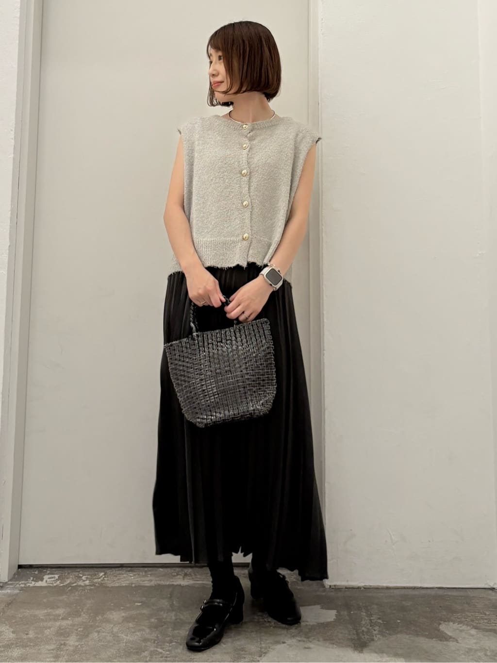 Green Parksのツィード風金釦ニットベストを使ったコーディネートを紹介します。｜Rakuten Fashion(楽天ファッション／旧楽天ブランドアベニュー)6257306