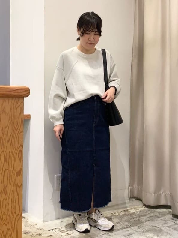 AMERICAN HOLICのラメ裏毛スウェットプルオーバーを使ったコーディネートを紹介します。｜Rakuten Fashion(楽天ファッション／旧楽天ブランドアベニュー)6259639